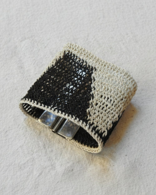 Handmade Chaguar Fiber Bracelet  & Silver Nickel | Black and White