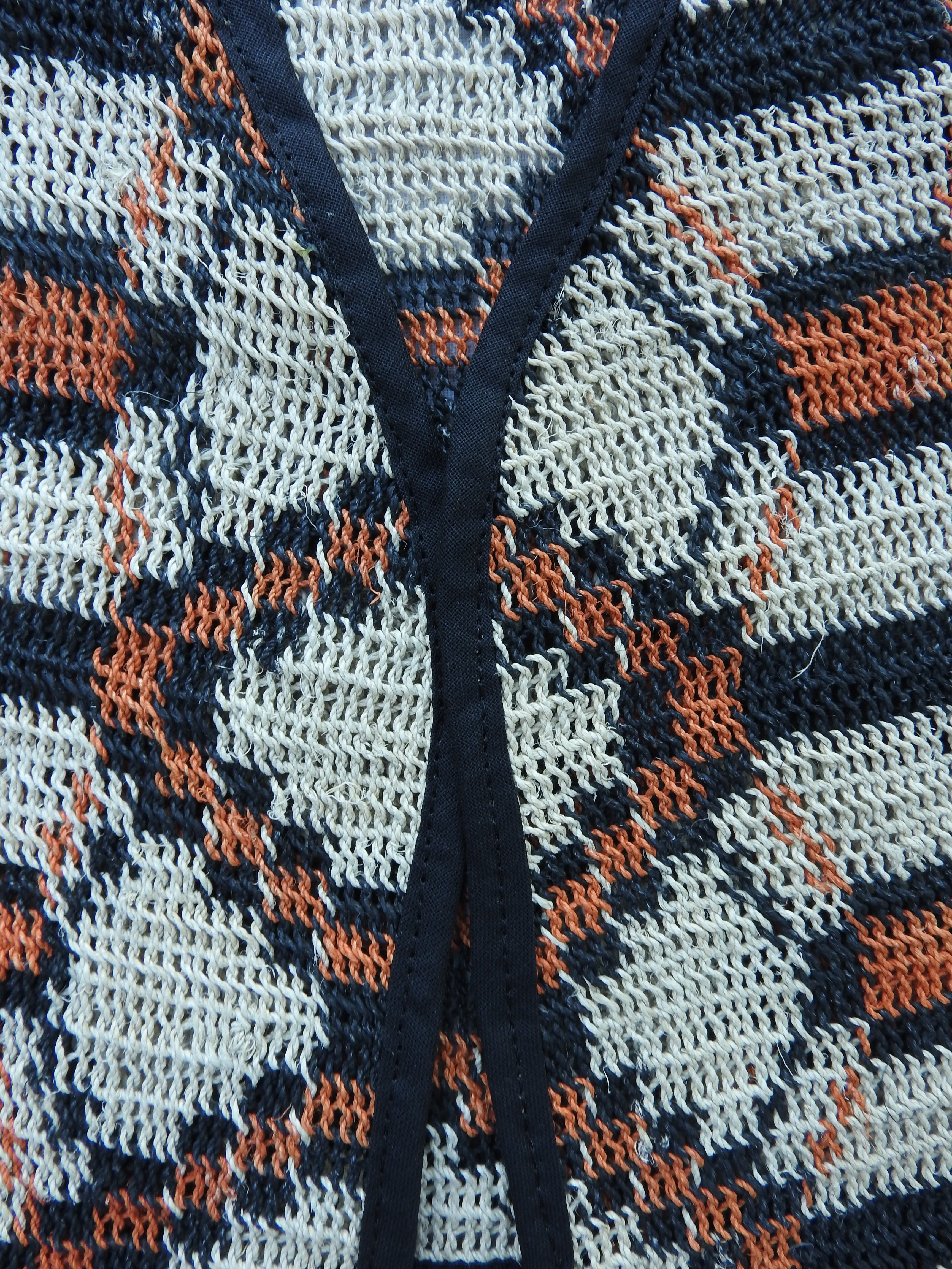 Handmade chaguar vest. Naturally dyed | Orange Eyes