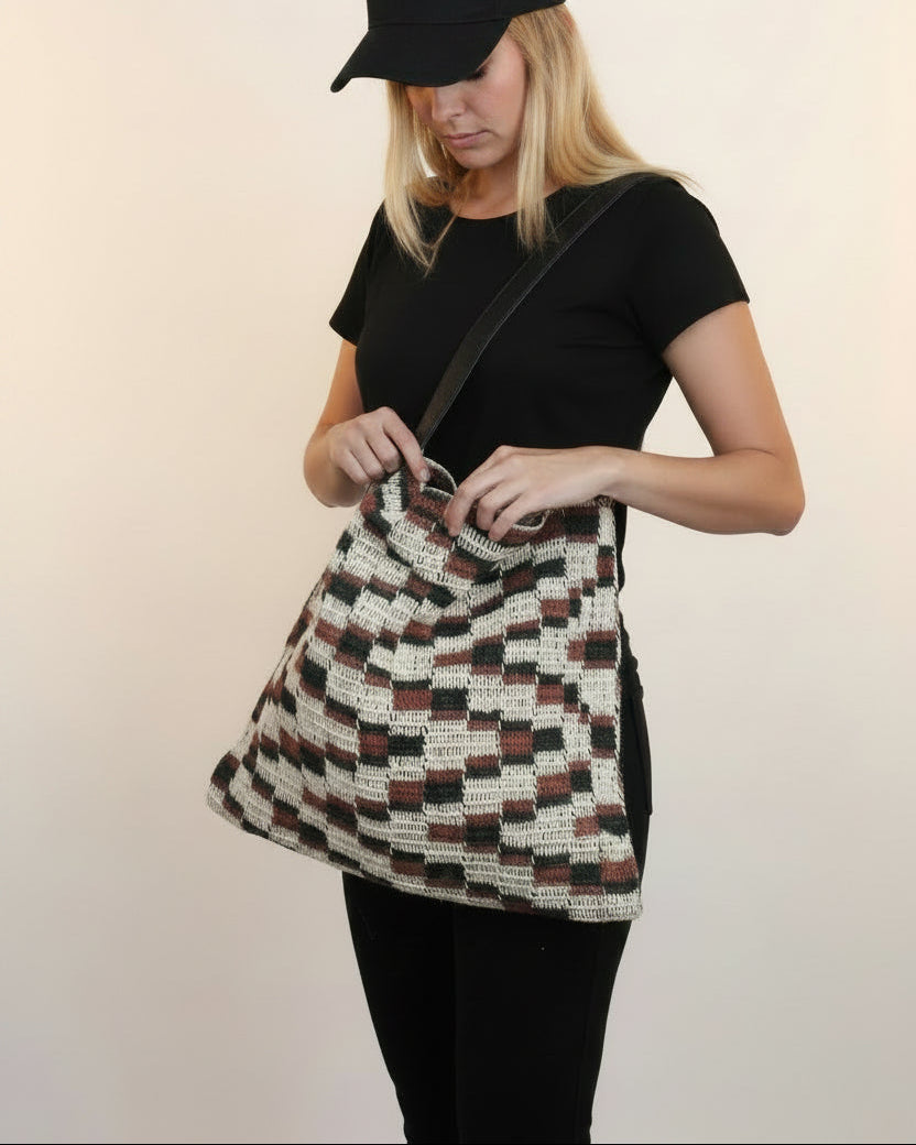 Handmade Chaguar Fiber Shoulder Purse | Geometric Bricks