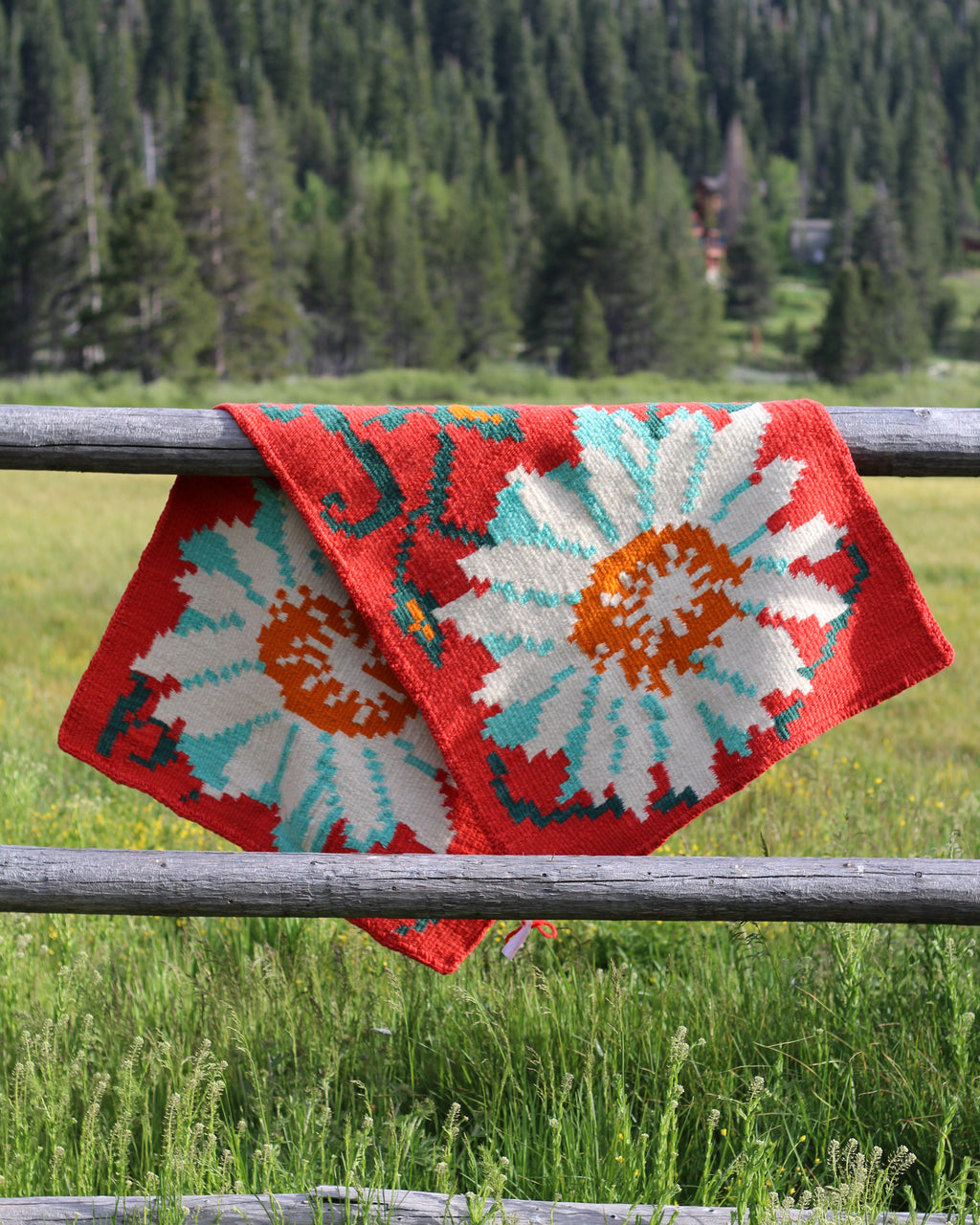 Handwoven Wool Rug | Daisy Pattern