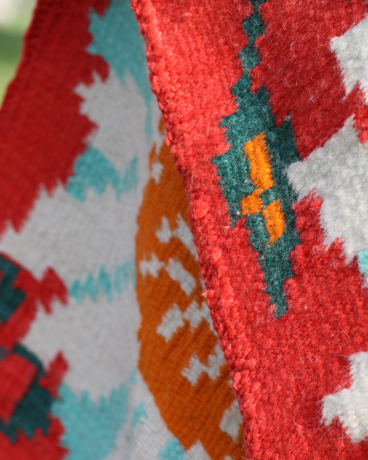 Handwoven Wool Rug | Daisy Pattern